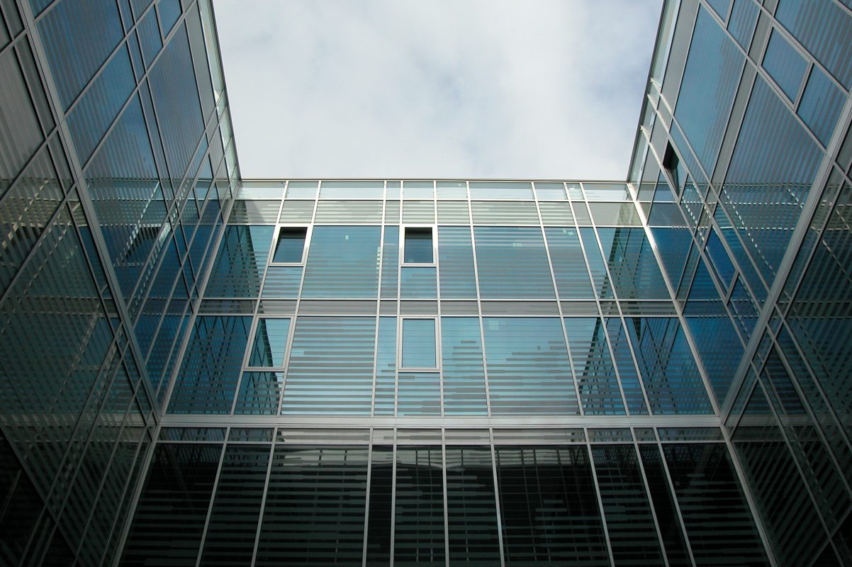 Universität Salzburg: Fakultät für Kultur- und Gesellschaftswissenschaften Ansicht Fassade mit Fenster