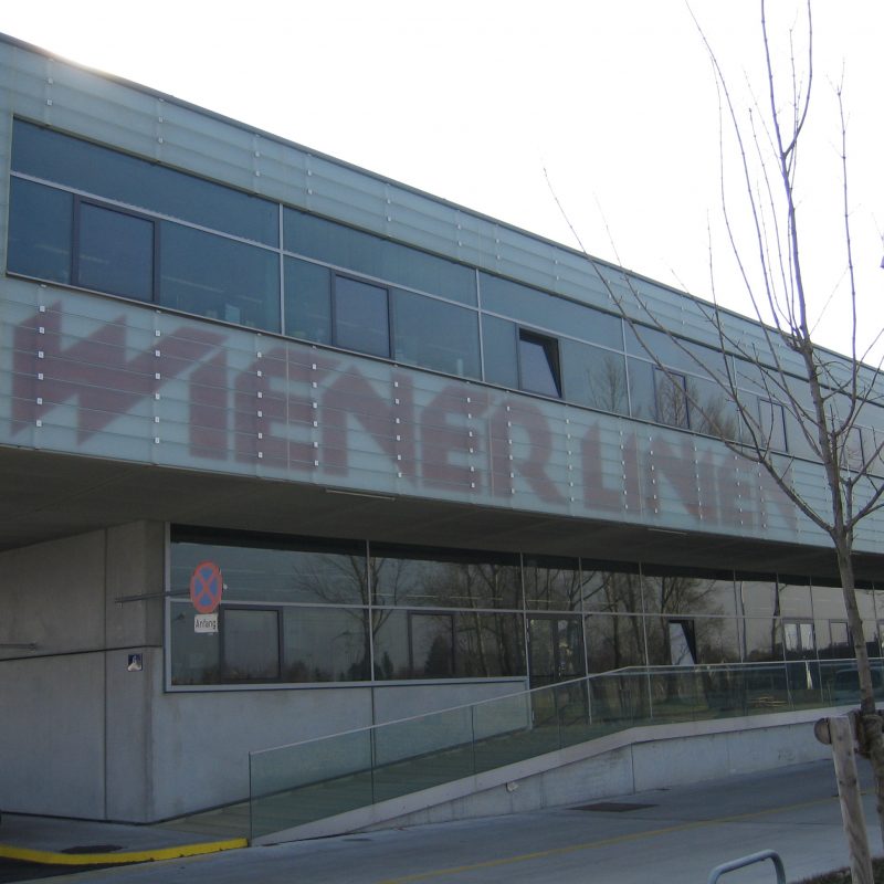 Wiener Linien, Leopoldau Fassade mit Logo